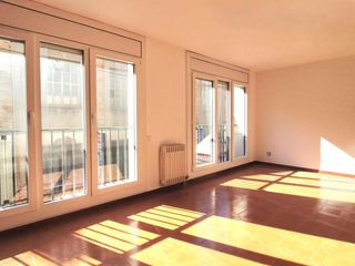 Piso  D'arquímedes. Magnific pis de la clau de 4 hab i 103 m2  al carrer arquimedes