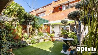 Semi detached house  Dibáñez de aldecoa. Casa unifamiliar 170 m2 a la gripia