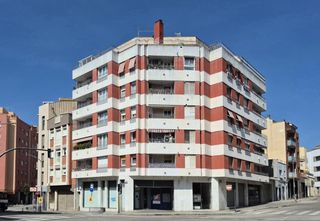 Appartement à Sant Pere Nord. 5º piso con ascensor de 116 m2 de 4 hab dobles 2 baños y balcon