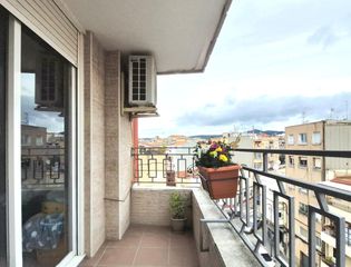 Flat in Sant Pere Nord. Pis 4art pis amb ascensor de 116 m2 i 4 hab al carrer periodista