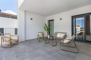 Duplex  Transversal. Duplex obra nova de 180 m2 amb 4 hab dobles i 4 terrazas a sant