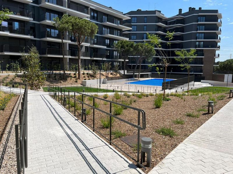 Foto 35584372-7db5-4364-abaa-60c352532121. Pis amb calefacció aparcament piscina a Les Arenes - La Grípia - Can Montllor Terrassa