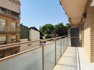 Flat  De valls. Pis de 108 m2 de 3 hab amb 2 terrasses de 25 m2 i 12 m2 al costa