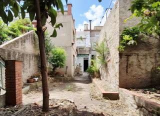 Casa adossada  De la reina elionor. Magnifica casa de 203 m2 amb pati 60 m2 al carrer reina elionor