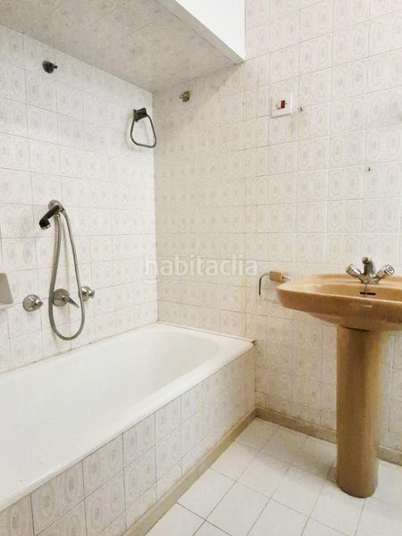 Foto f67b2cb4-7cda-4beb-8766-ca589c69c10b. Pis amb calefacció a Ca n'Aurell Terrassa