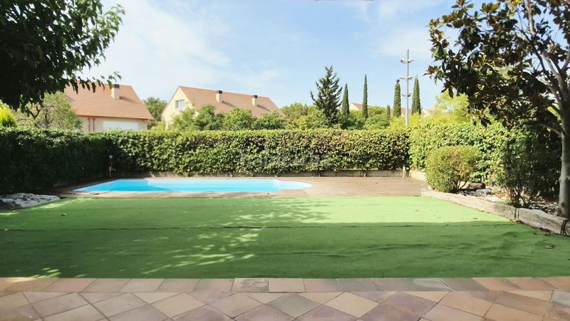 Foto 01ff75b4-203a-47f3-b20a-b3b67e91c751. Casa amb piscina a Matadepera