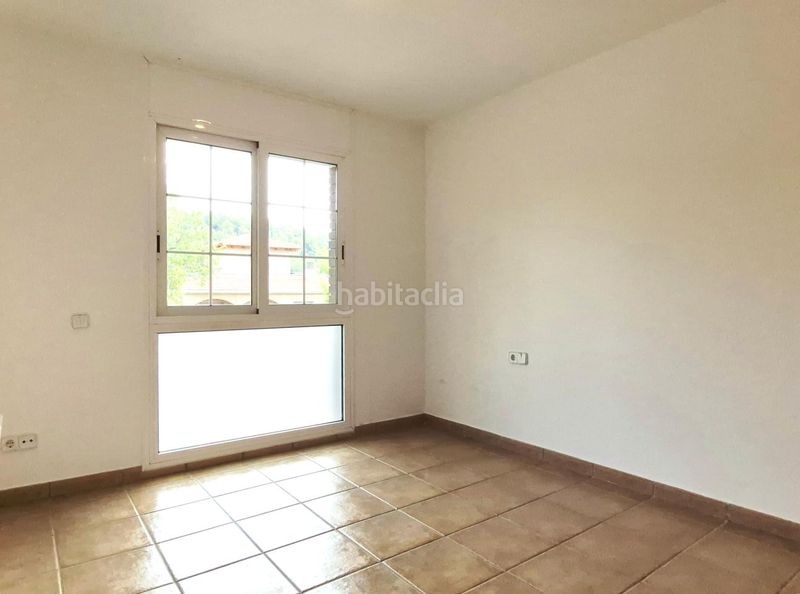 Foto 5eac9850-36b1-4ad6-bb9c-f5cfa44f97e7. Casa amb piscina a Matadepera