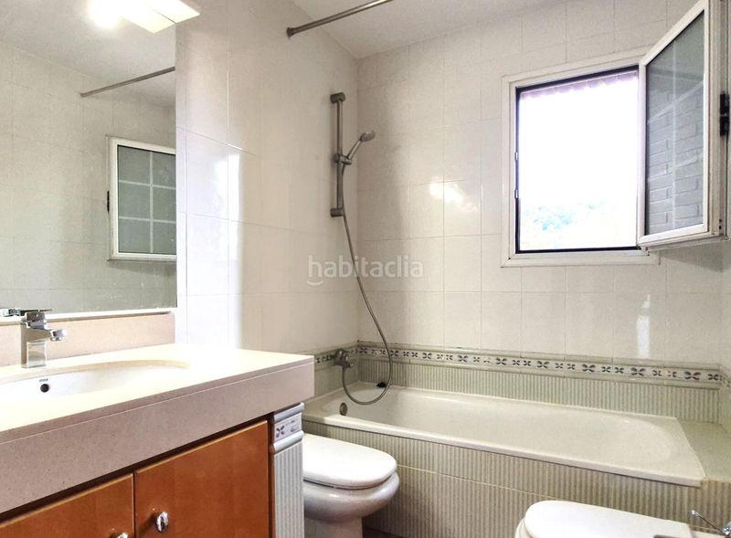 Foto 722872c1-a8bf-4c02-87c9-840f3027fc9a. Casa amb piscina a Matadepera