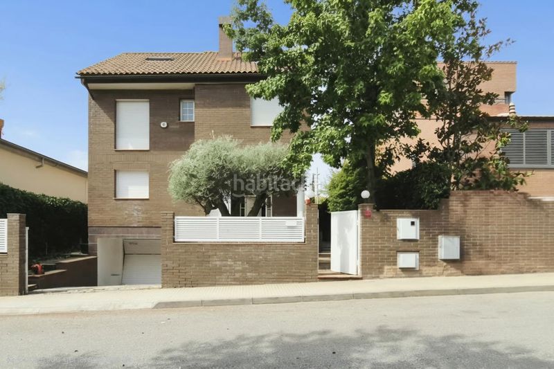 Foto 796ce3a9-1f15-4e0a-bd79-b9995000a88b. Casa amb piscina a Matadepera