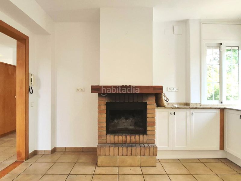 Foto b871a443-6fd3-41de-985a-fcef3e09c175. Casa amb piscina a Matadepera