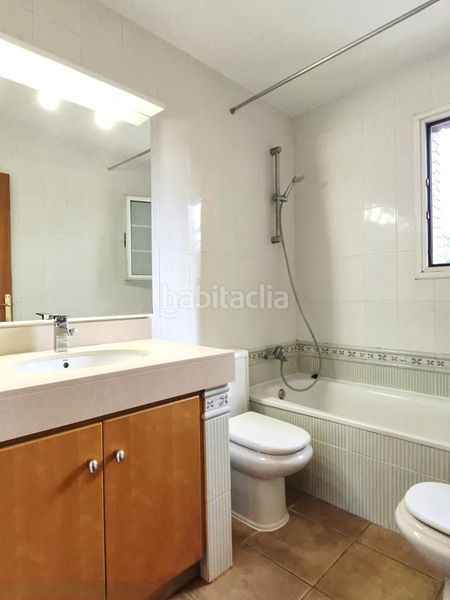 Foto b9a38273-b6db-4692-b77f-be3cf9e65510. Casa amb piscina a Matadepera