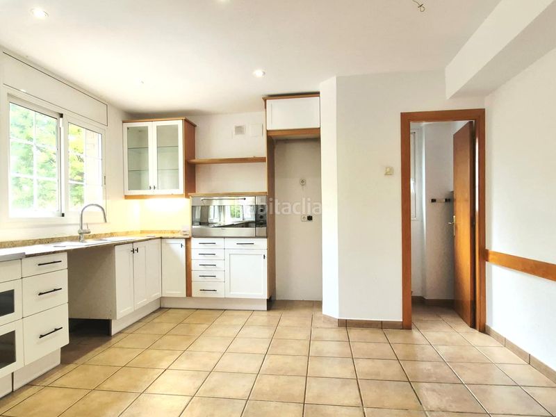 Foto c28bca6a-995e-46c7-a4ff-174e12a35875. Casa amb piscina a Matadepera
