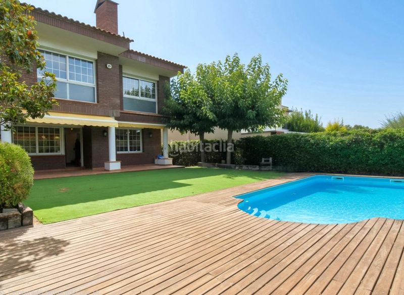 Foto f25a31f6-c3b4-4216-8cfb-8896d890d5ef. Casa amb piscina a Matadepera