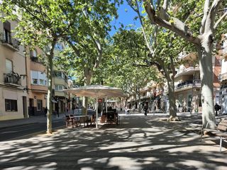 Pis  Rambla d'ègara. Pis de 4 hab dobles  i 100 m2 al carrer arquimedes cantonada mar