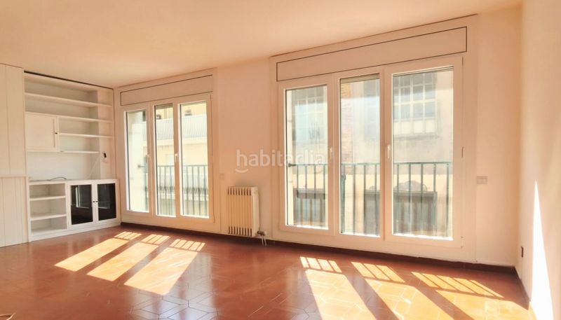 Foto 9f422f33-4d34-438e-a679-672e521efe2d. Etagenwohnung mit heizung in Barri del Centre Terrassa