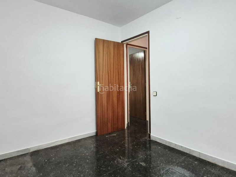 Foto f65fa75e-e083-4159-a261-9951dbd6f05a. Etagenwohnung mit heizung in Barri del Centre Terrassa