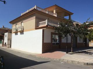 Maison  Calle san cristóbal de pinos puente. Se vende vivienda en pinos puente