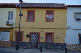 Casa a Láchar. Se vende vivienda de dos plantas en lachar