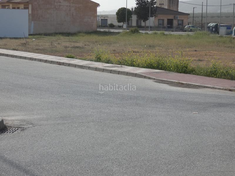 Foto d9c2ff46-a2d2-43a8-8a47-0f17d827b8ff. Terreno residencial solar urbano haciendo esquina en Valderrubio