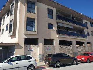 Local Comercial  Avenida andalucía. Se vende local comercial en lachar