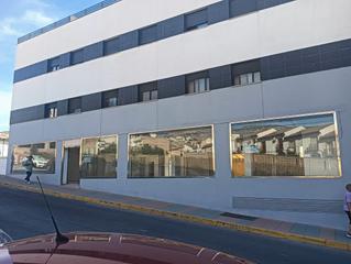 Location Local commercial à Avenida san rogelio 14. Se alquila gran local comercial en illora