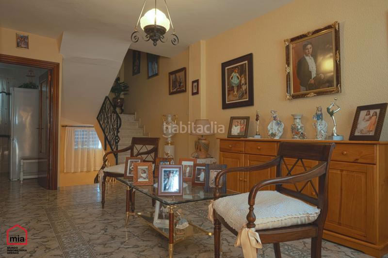 Foto dfece01b-84a3-4a9f-a351-734d42564e0d. Haus mit kamin in Íllora