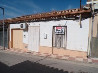 Casa a Pinos Puente. Casa en venta en casanueva