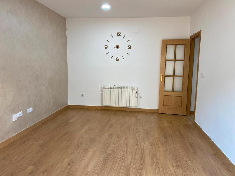 Foto 8e7ac259-4aa7-453a-b0f0-a08c442d360d. Alquiler piso se alquila piso en Láchar