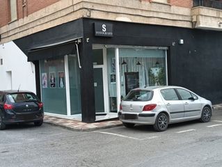 Business premise  Calle briones. Local en venta en pinos puente