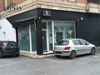 Business premise  Calle briones. Local en venta en pinos puente
