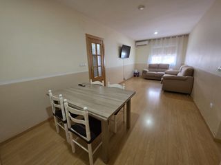 Etagenwohnung  Calle azorin. Estupendo piso amplio en cijuela