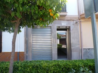 Rent Business premise  Calle real de valderrubio. Alquiler de local comercial en valderrubio