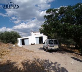 Rural plot  Calle matrona doña paquita. Terreno con casa en venta en loja
