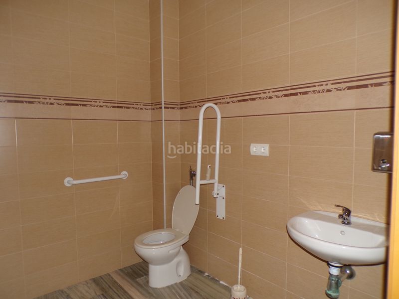 Foto ceec0d30-3702-44ba-90c4-2efa96681c9b. Affitto locale commerciale in Pinos Puente
