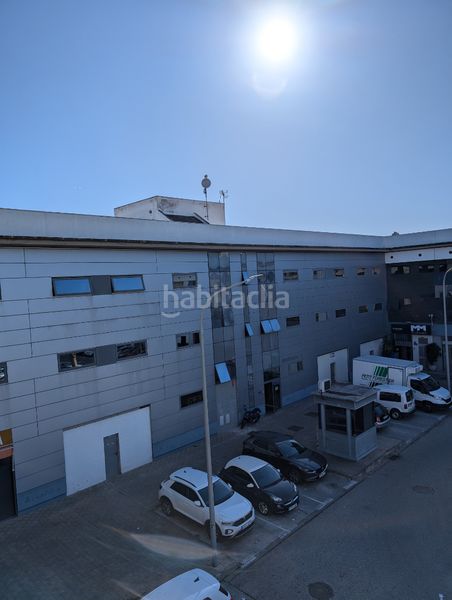Foto 408bae4f-2153-47b2-81b9-15b60e8481a4. Rent office space in acueducto 24 in La Motilla - Fuente del Rey Dos Hermanas