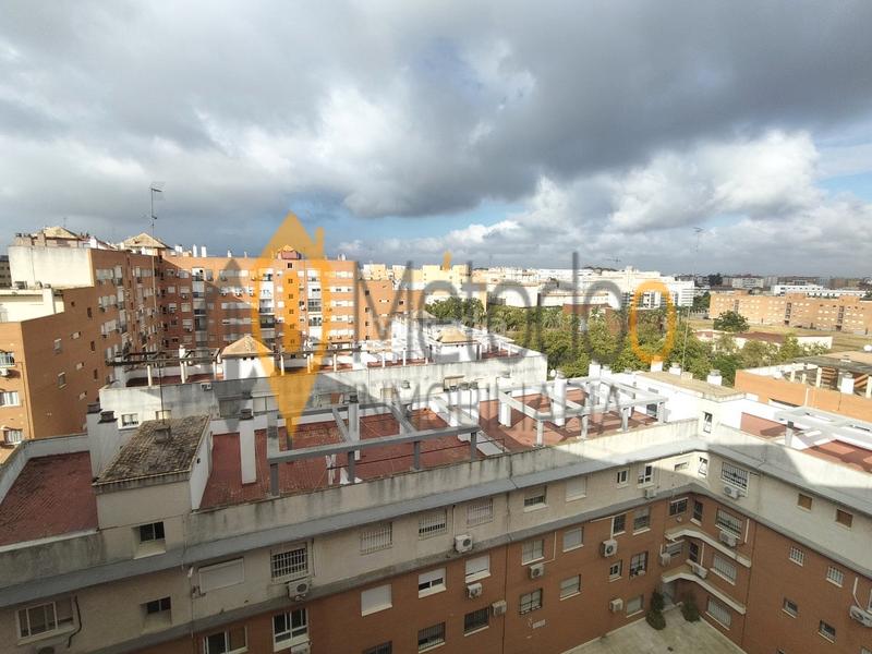 Foto 63397e23-4601-49b6-a77f-bd76c3c1651b. Piso vivienda ideal para familia en colores - entreparques Sevilla