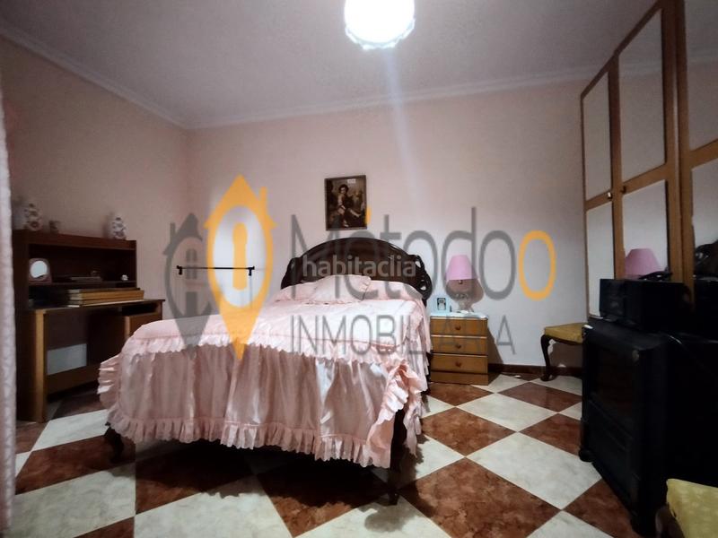 Foto 0b56d996-aca3-4626-8e17-f84f7c3cf353. Casa adosada casa torrelaguna, 145.000€ en Torreblanca Sevilla