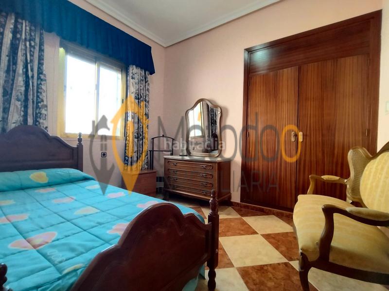 Foto 2cf4a0c2-968b-4f60-9210-60fde30af1aa. Casa adosada casa torrelaguna, 145.000€ en Torreblanca Sevilla