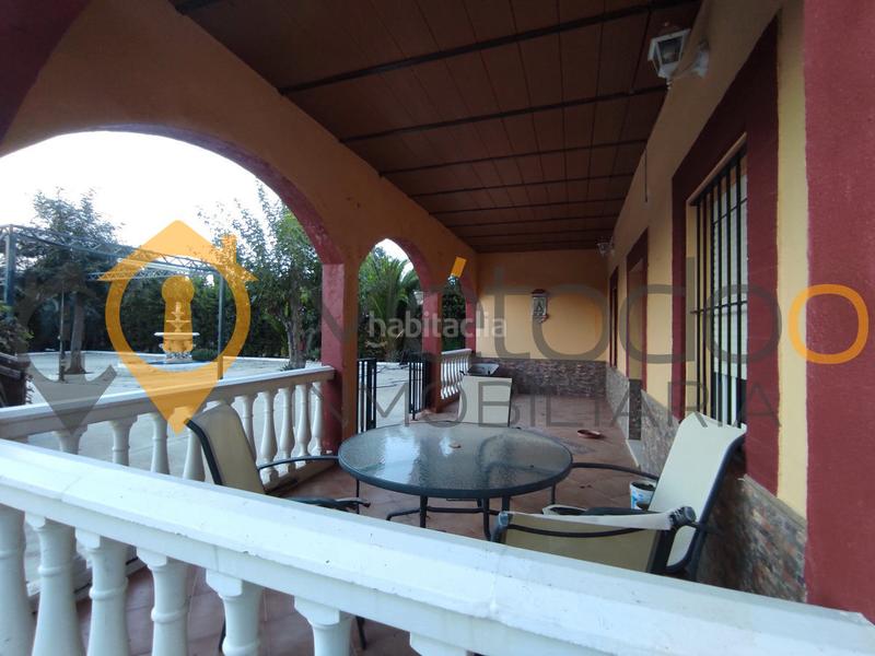 Foto d92e1ac4-608d-46e7-8b32-30495dd4b66e. Chalet con camino parcheggio piscina in Carmona