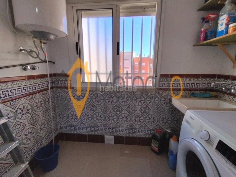 Foto 1cc852e1-7f23-45b0-b5d6-4867551b0b01. Pis a calle isadora duncan 9 a La Plata Sevilla