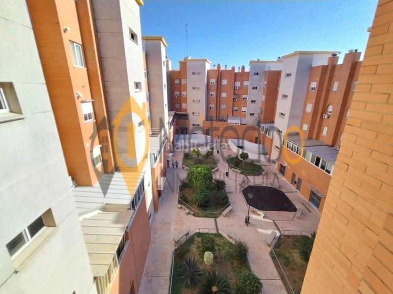 Foto c41cba75-e80a-476b-8aba-a40d658359b4. Pis a calle isadora duncan 9 a La Plata Sevilla