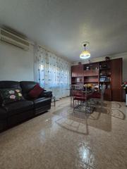 Flat en Plaza rey aurelio 10. Si buscas tranquilidad este es tu piso.