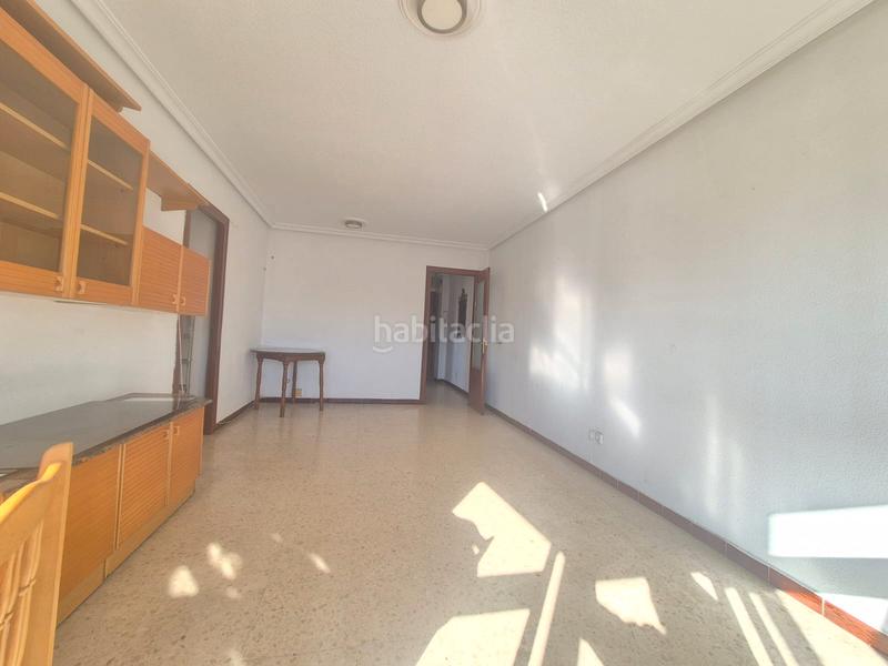 Foto 4da92aa1-492b-4fd7-9413-544e1153917f. Appartamento in barriada los príncipes fase v 6 in Sevilla