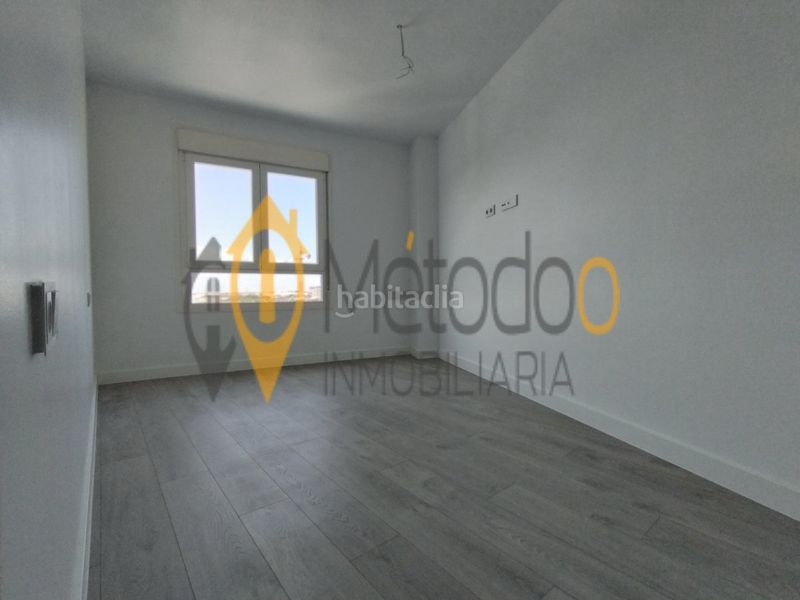 Foto 1efd9d62-4bc6-45ad-ab4a-08c06f821791. Rent flat with heating parking pool in Torreblanca Sevilla