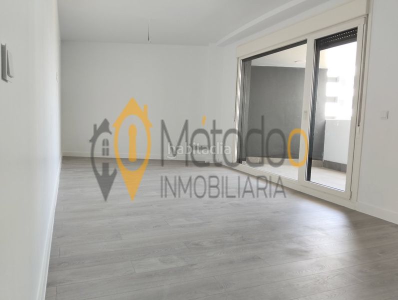 Foto 947b604f-6e15-41d9-94b3-d4d9304624fe. Rent flat with heating parking pool in Torreblanca Sevilla
