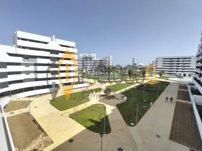 Foto 9fad6daf-a626-42c3-a4dc-638934c841c3. Rent flat with heating parking pool in Torreblanca Sevilla