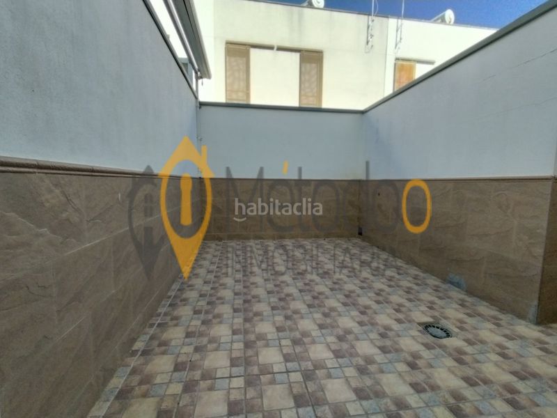 Foto 81f6283b-2d3d-4987-9c53-e92a70e8dd87. Casa adossada amb aparcament a San Jose de la Rinconada