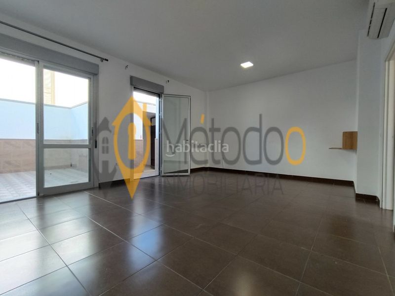 Foto 90f0fddf-d965-4c18-b916-2f2075473ee9. Casa adossada amb aparcament a San Jose de la Rinconada