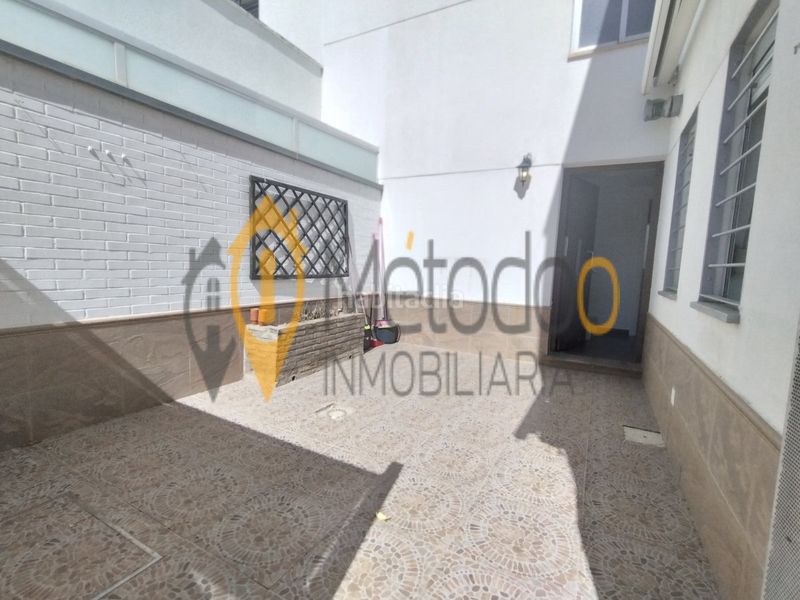 Foto df2fb3ea-3046-4b39-b063-cabed062e963. Casa adossada amb aparcament a San Jose de la Rinconada