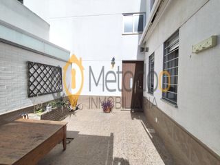 Casa adosada  Calle manuel azaña díaz. Manuel azaña diaz 230.000€